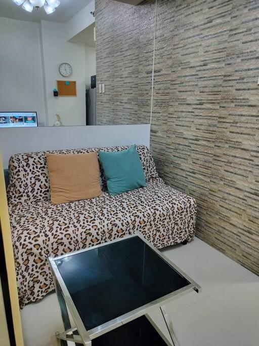 Apartment Mplace Staycation 512 Tower A Manila