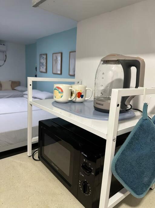 W Projector Wifi Netflix And Pool Access In Adb Tower Ortigas Cbd Manila