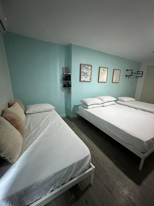 Apartment W Projector Wifi Netflix And Pool Access In Adb Tower Ortigas Cbd *