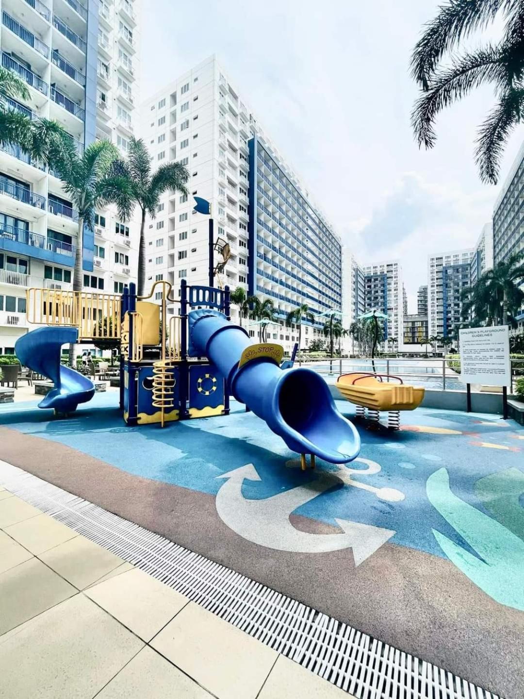 Flores Place At Sea Residences Moa *