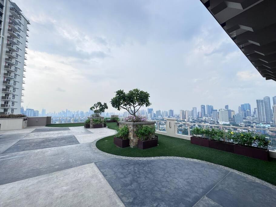 1-br With Pool & Skyline Views In Pasig * Manila