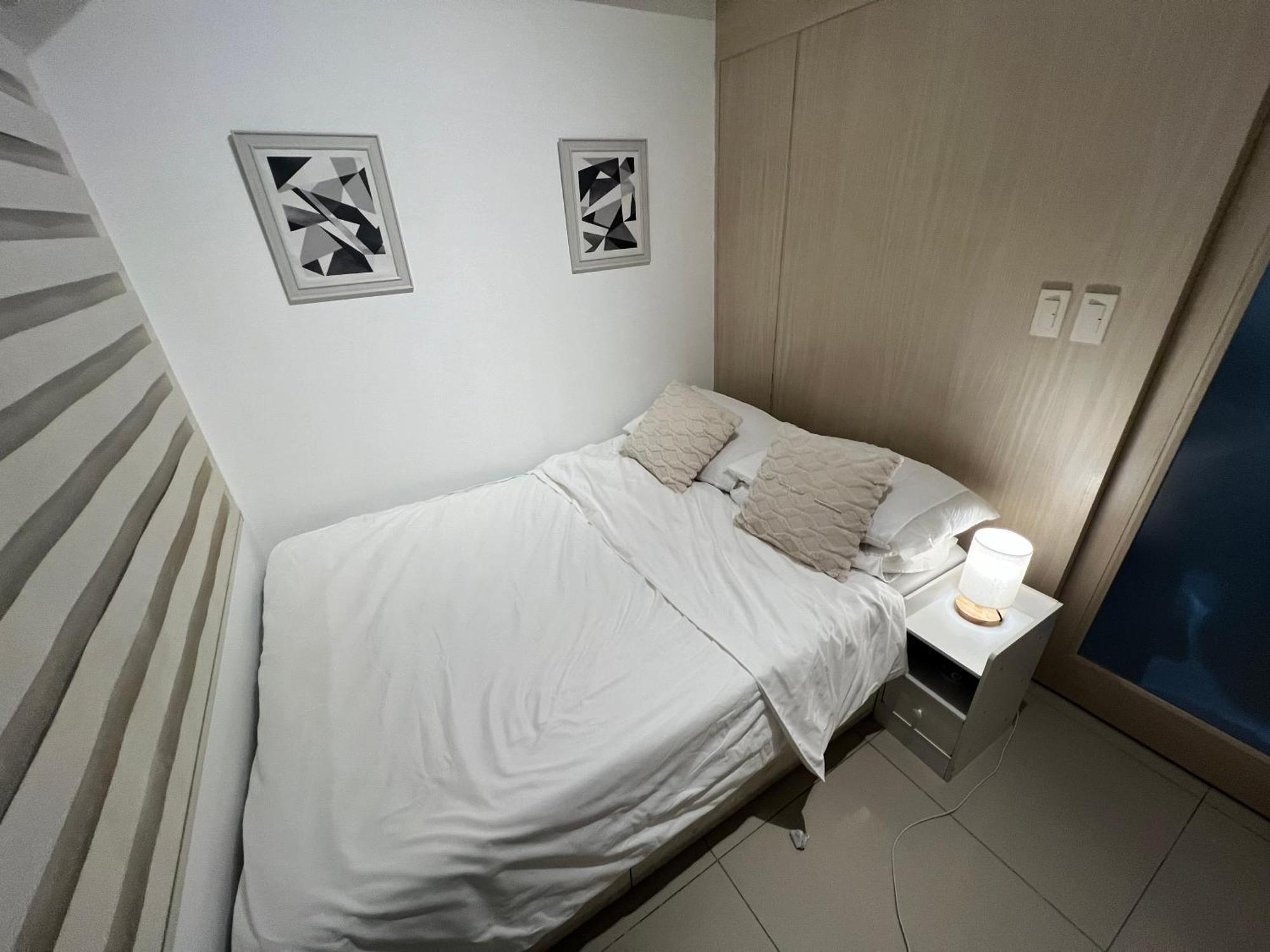 Makati High Rise 1 Bedroom With Balcony