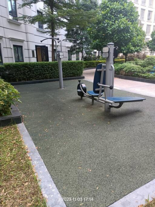 Budget In 81 Newport Near Terminal 1 Bedroom C6-3h Manila