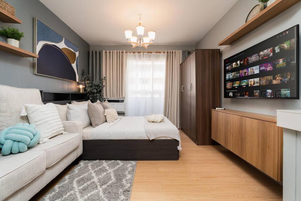 Newly Renovated Pasig With Pool And Fiber Wi-fi Apartment *