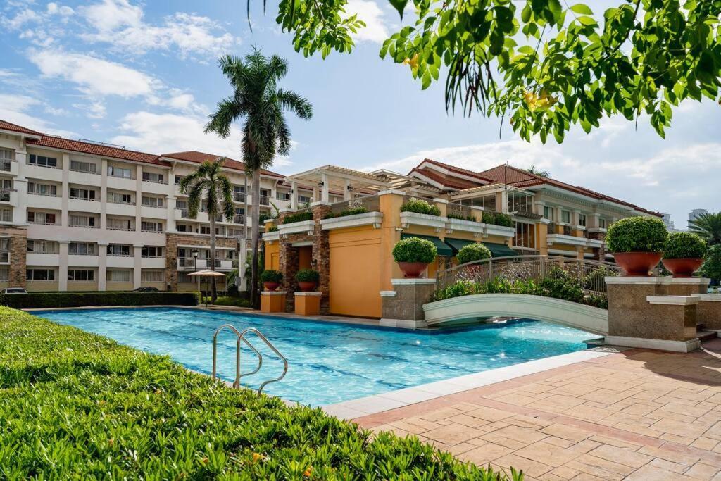 Apartment Newly Renovated Pasig With Pool And Fiber Wi-fi *
