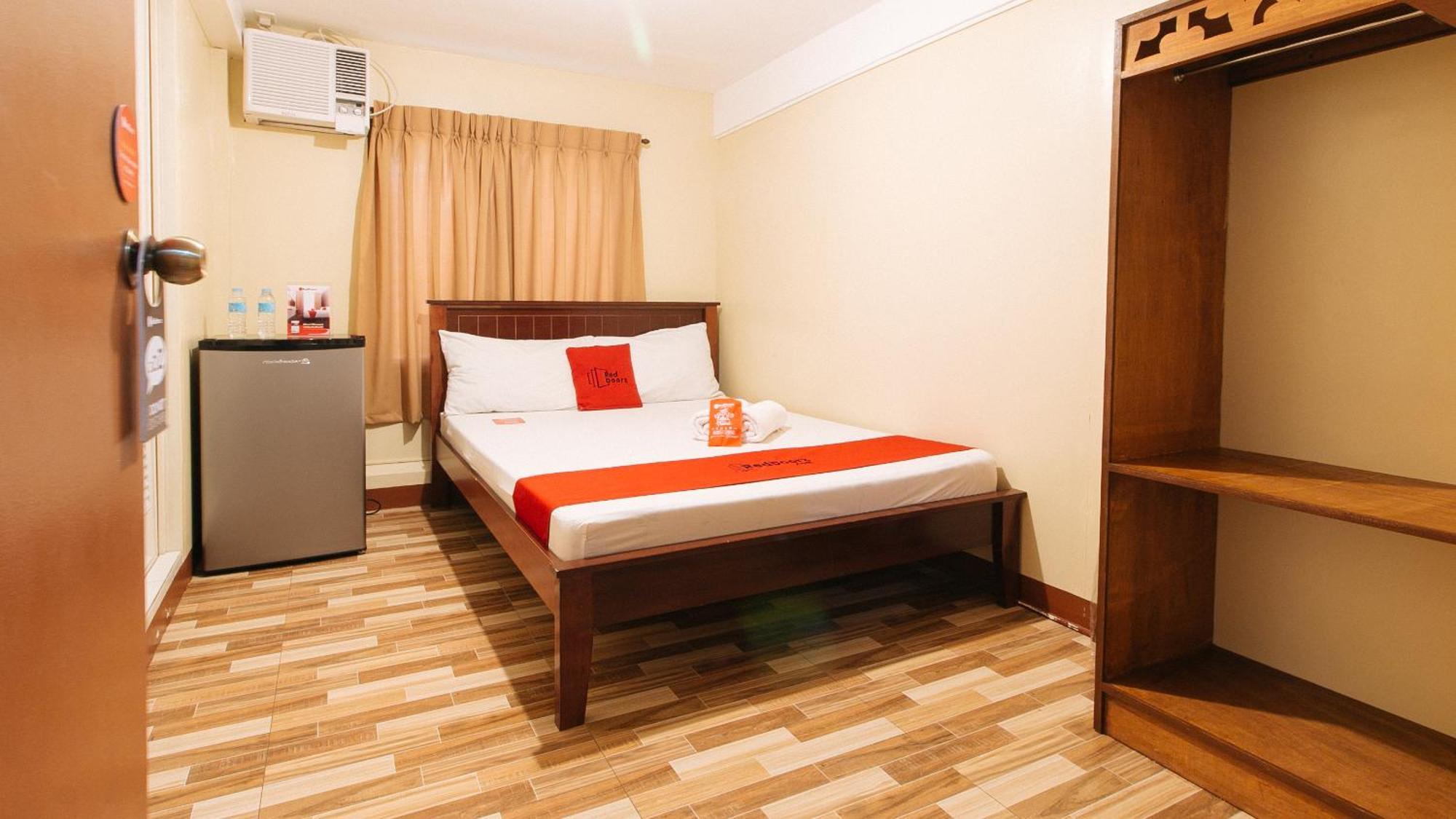 Hotel Reddoorz Near Pnr Espana Station
