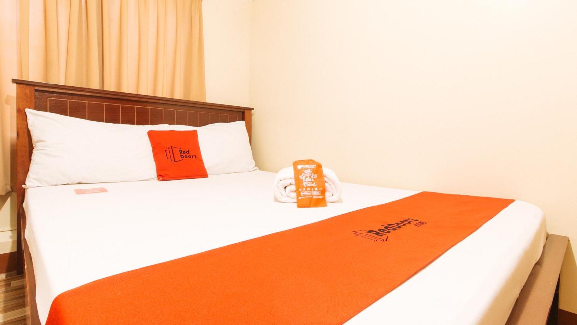 Hotel Reddoorz Near Pnr Espana Station Manila