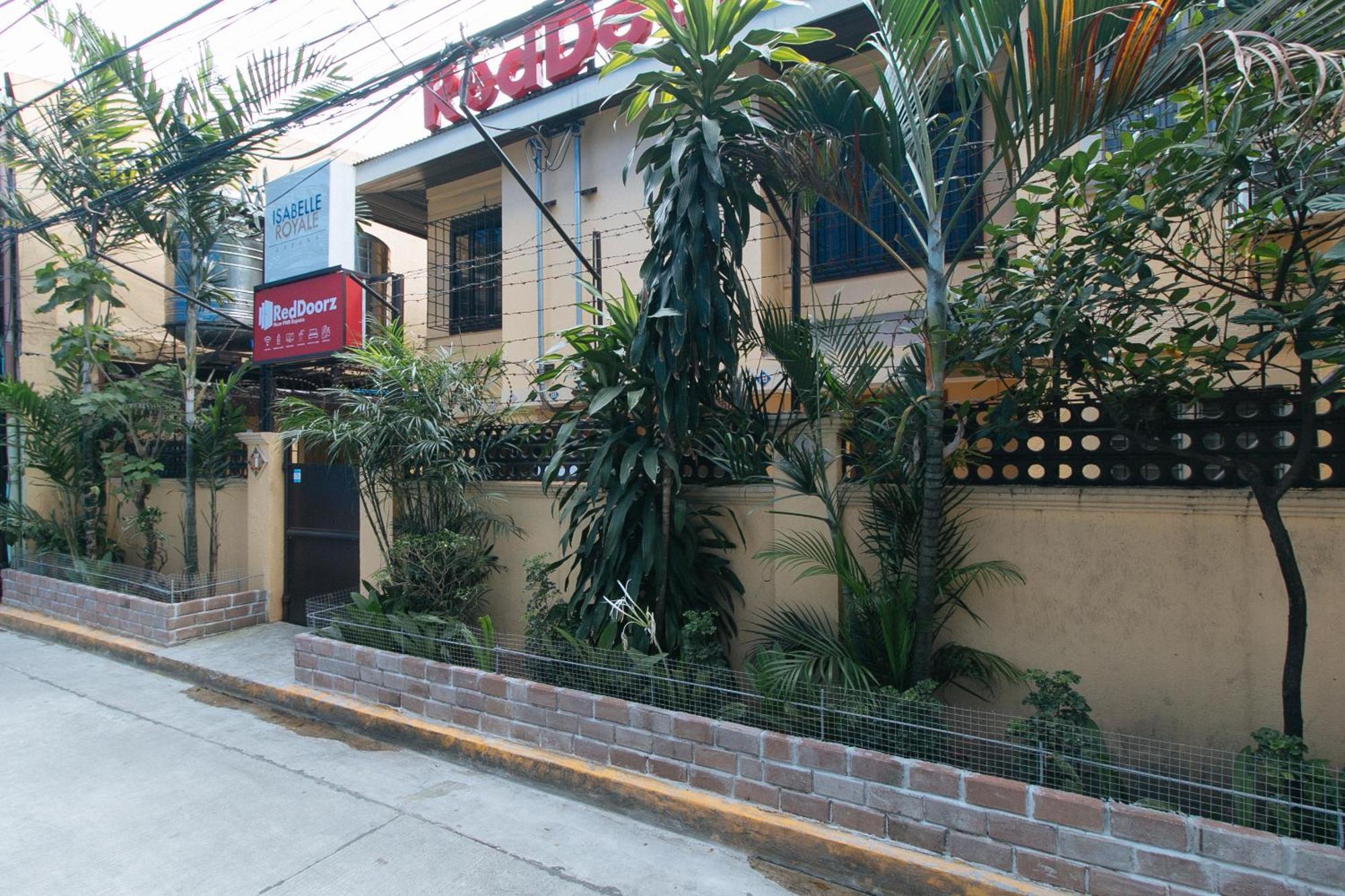 Reddoorz Near Pnr Espana Station Hotel 2*