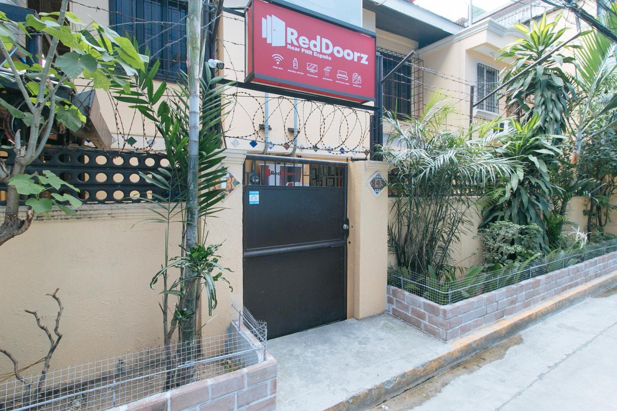 Reddoorz Near Pnr Espana Station 2*