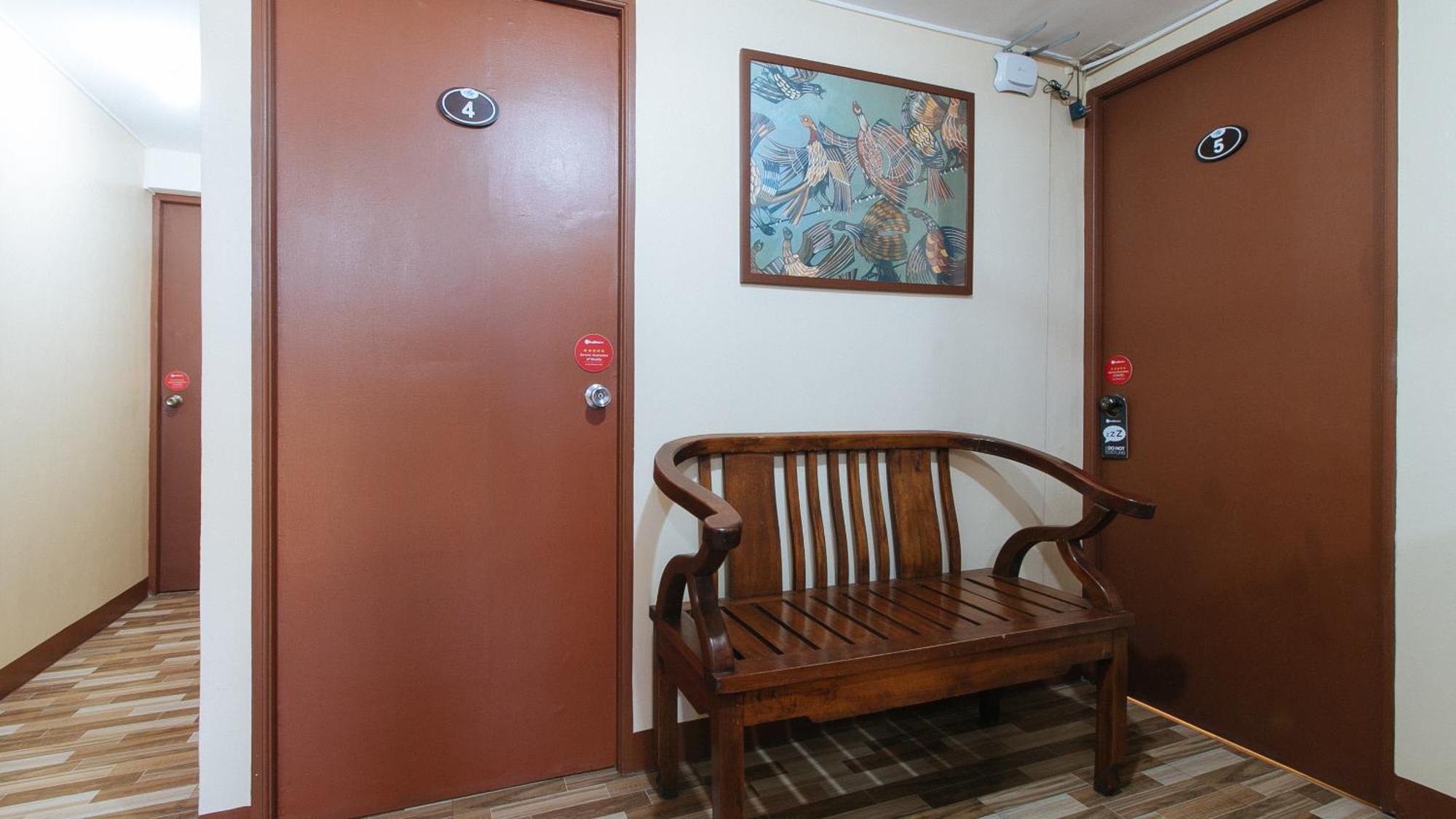 Reddoorz Near Pnr Espana Station Hotel Manila