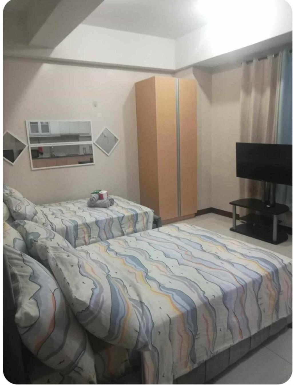 101 Newport Boulevard Near Naia Terminal 3 *