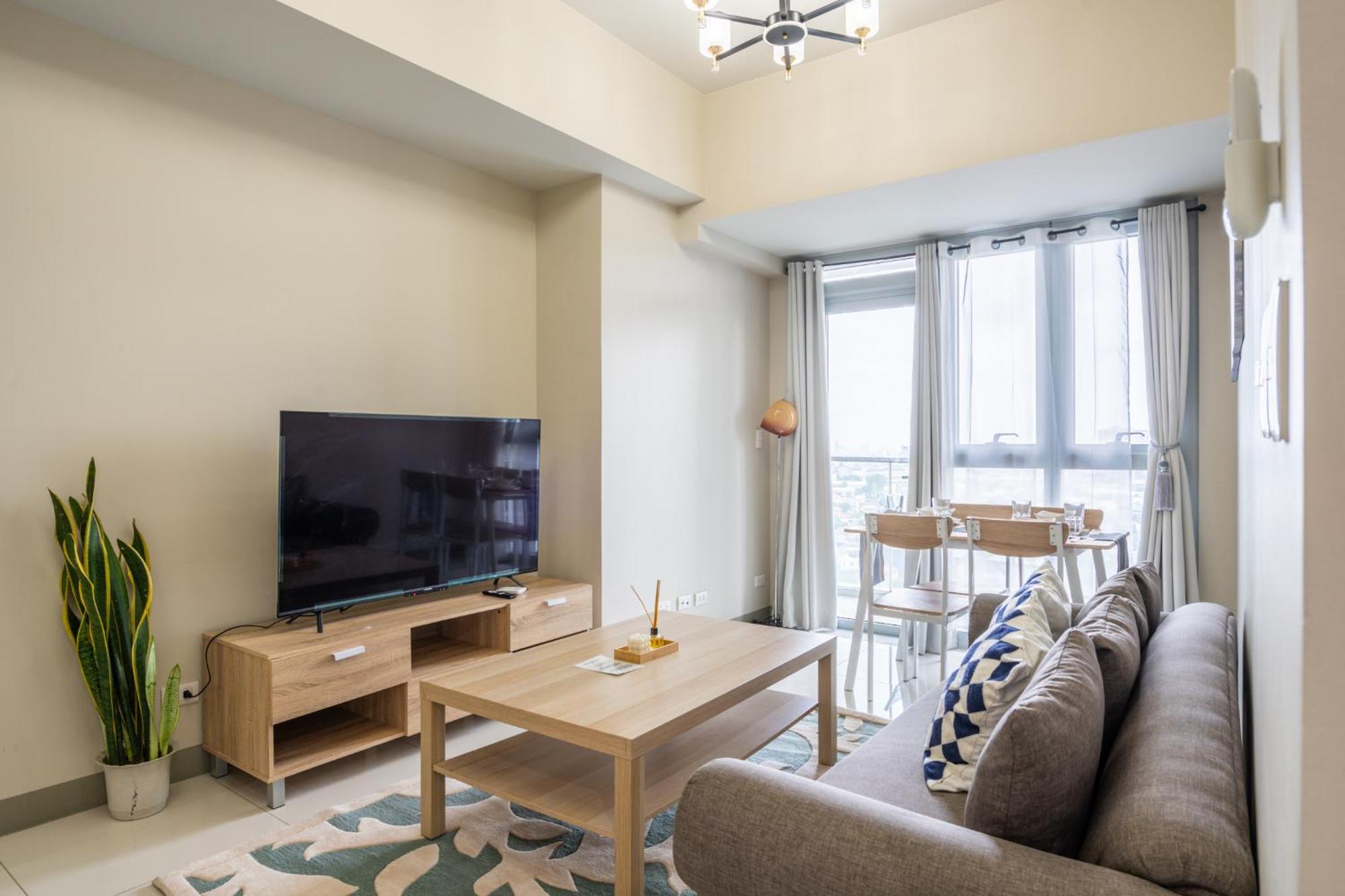 Apartment 2br 2tb Uptown Parksuites Bgc Balcony,fast Wifi,washer *