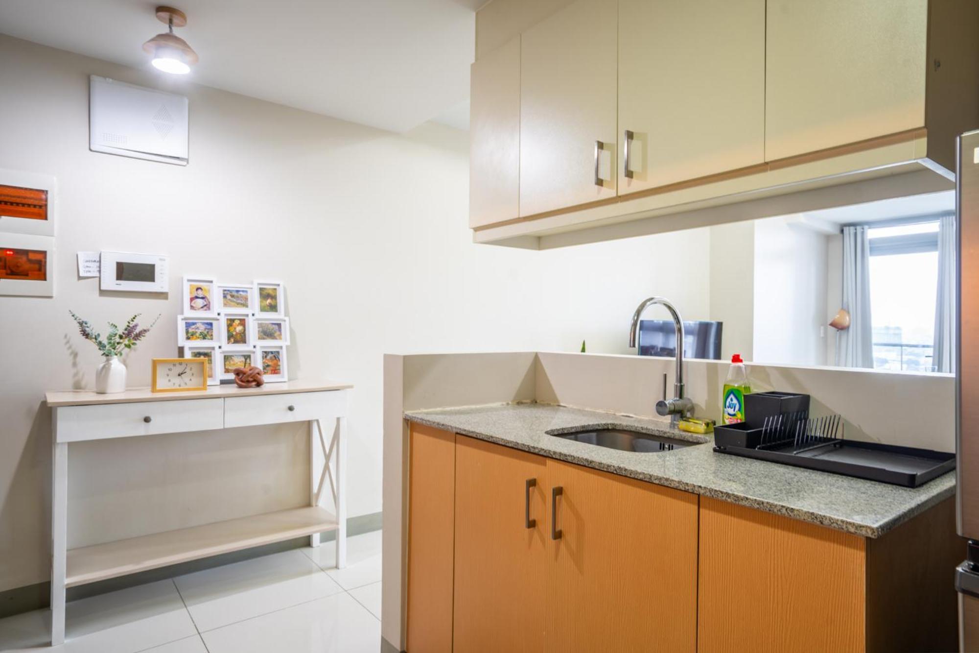 Apartment 2br 2tb Uptown Parksuites Bgc Balcony,fast Wifi,washer