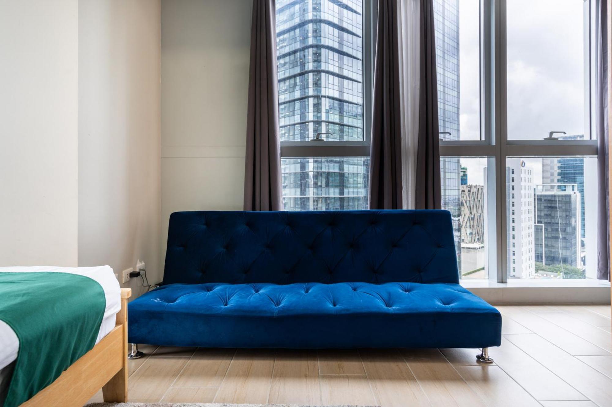 2br 2tb Uptown Parksuites Bgc Balcony,fast Wifi,washer * Manila