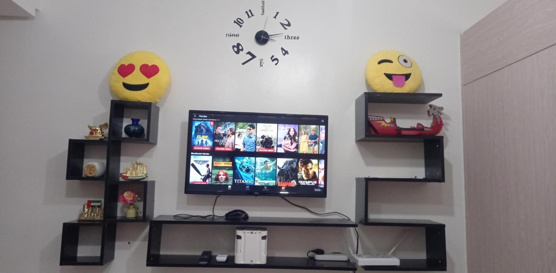 1 Bedroom With Free Wifi And Netflix In Trees Residences