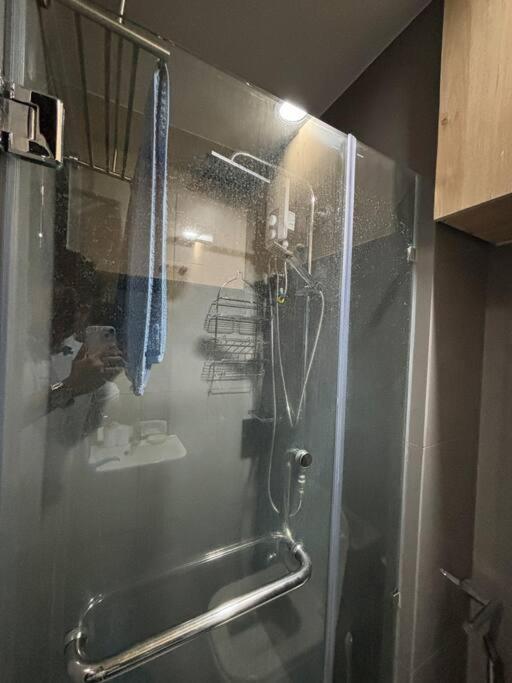 Apartment R7 Premier - 1 Bedroom In Air Residences Manila