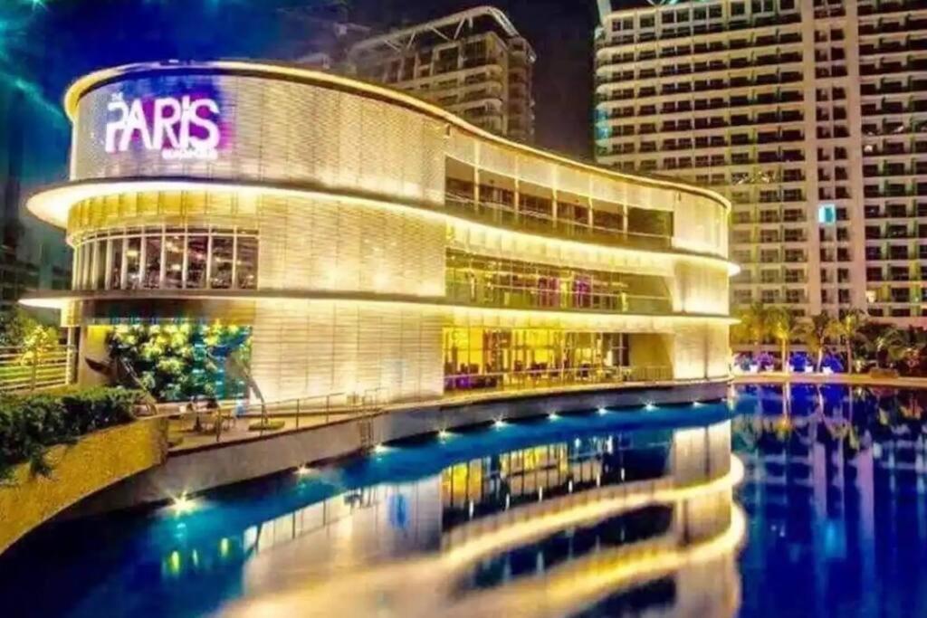 2 Bedrooms Penthouse In Azure Paranaque Apartment Manila