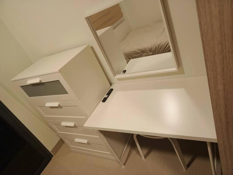 Apartment Candid By Arl Manila