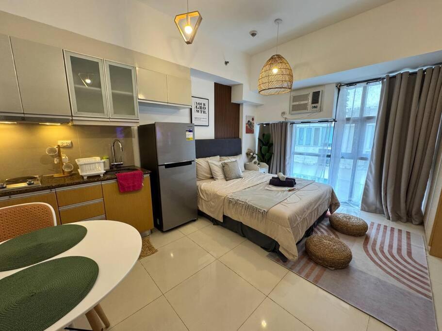Unit Mckinley Hill Taguig Cd21h Manila