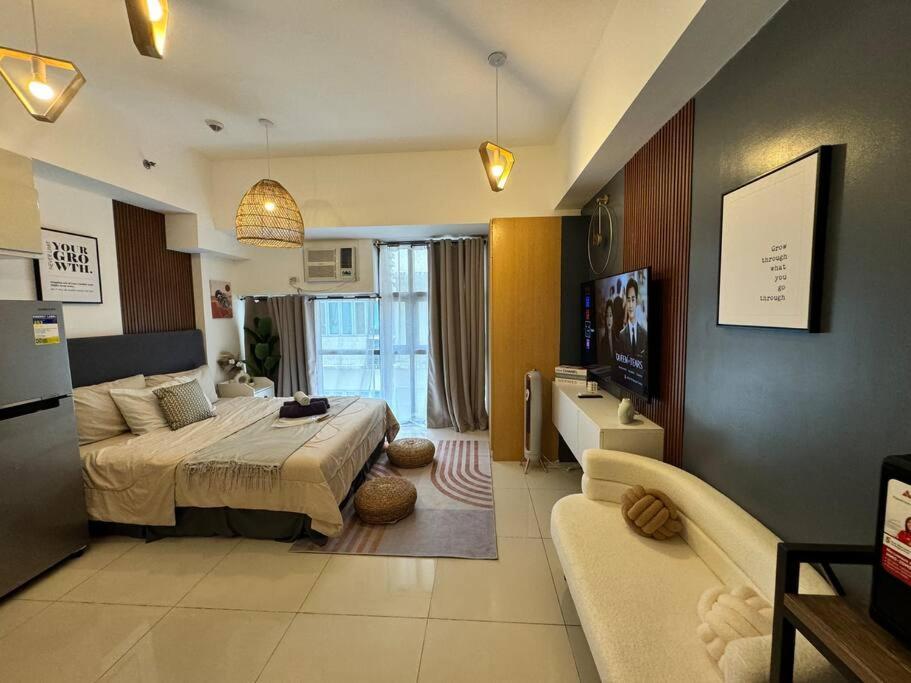 Unit Mckinley Hill Taguig Cd21h Apartment *