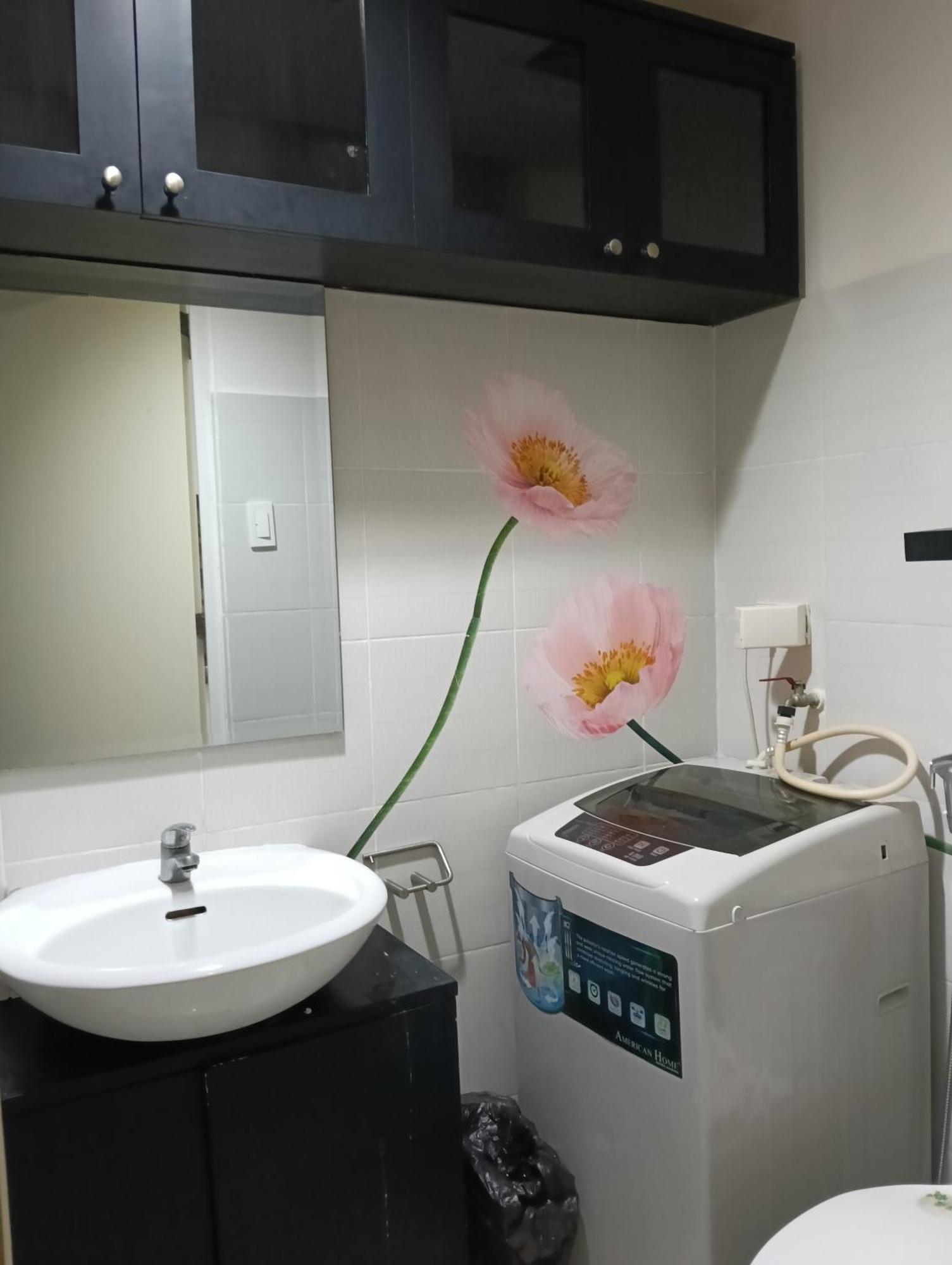 Apartment Eriel Condotel Manila