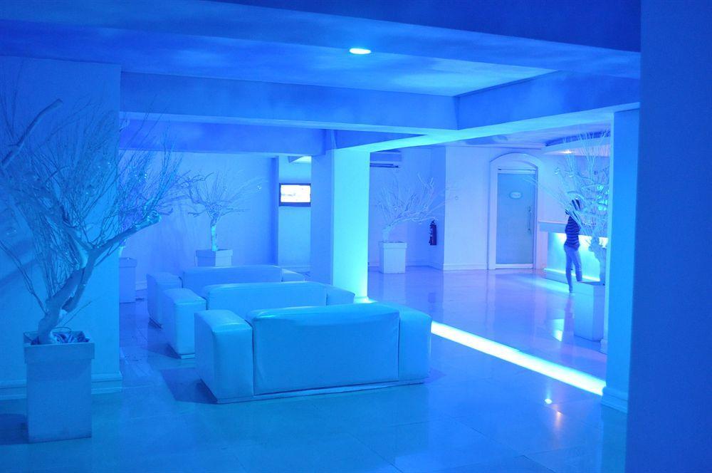 Paradis 2*