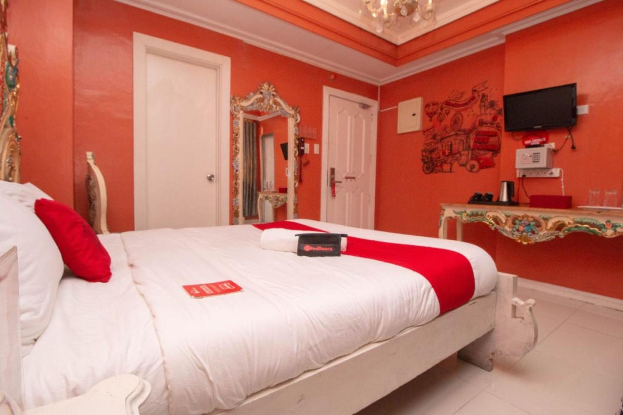 Hotel Reddoorz At Venetian 2*