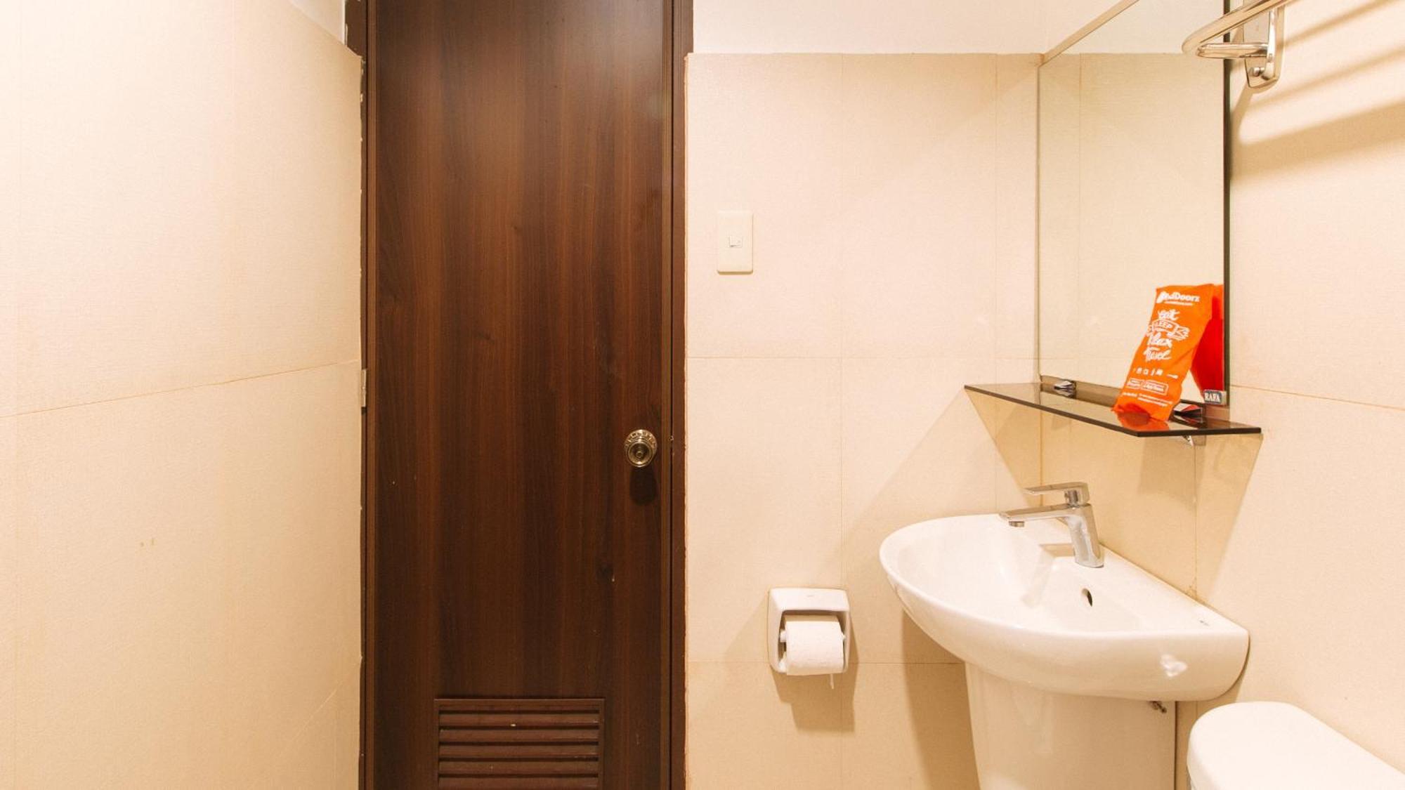 Reddoorz At Venetian 2* Manila
