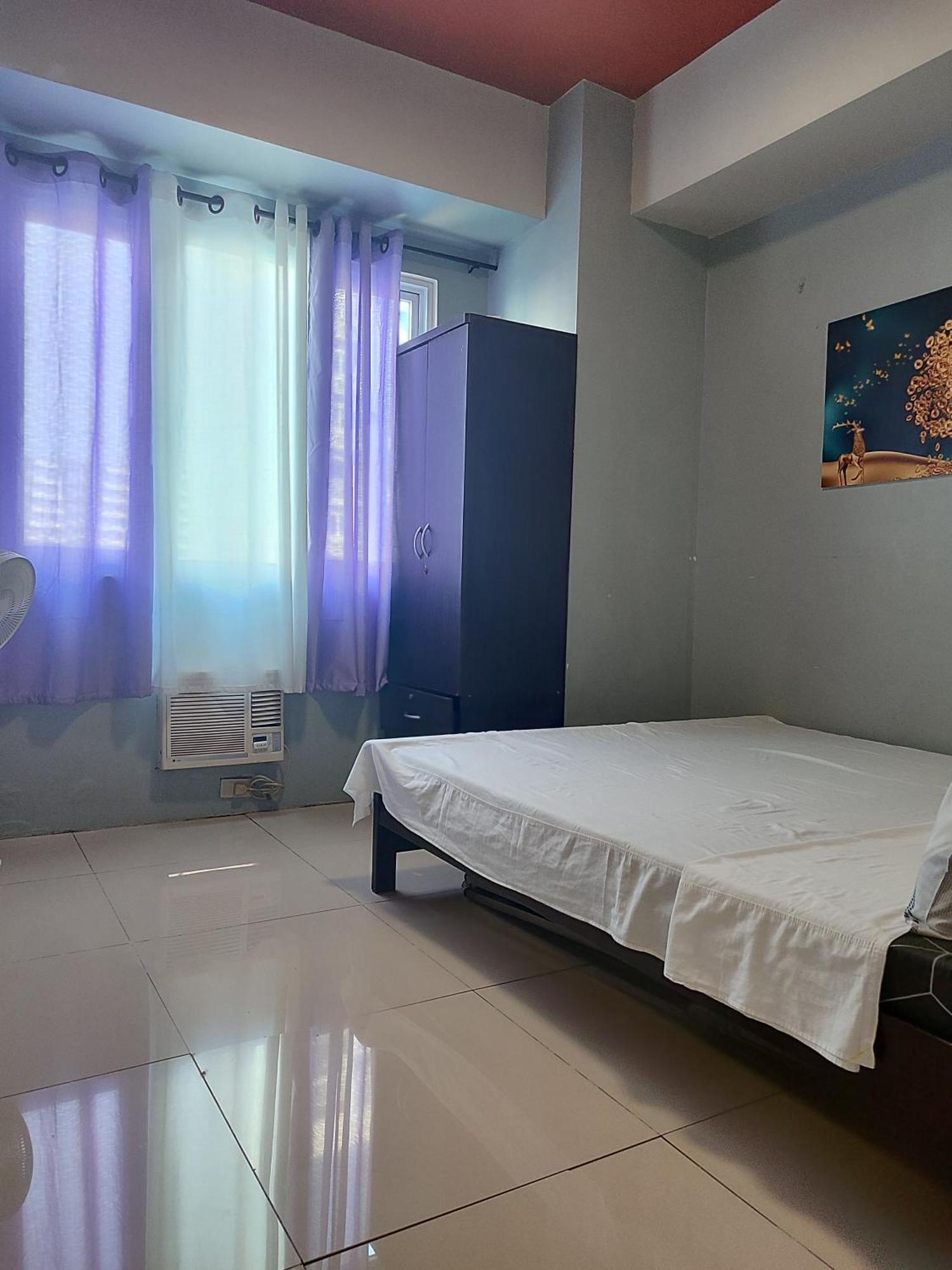 Apartment 2 Bedroom Staycation Infront Of Moa, Arena , Smx, Moa, Near Picc, Dfa Macapagal, World Trade, Star City, Ayala Mall, & Naia Sea Residences Tower A *