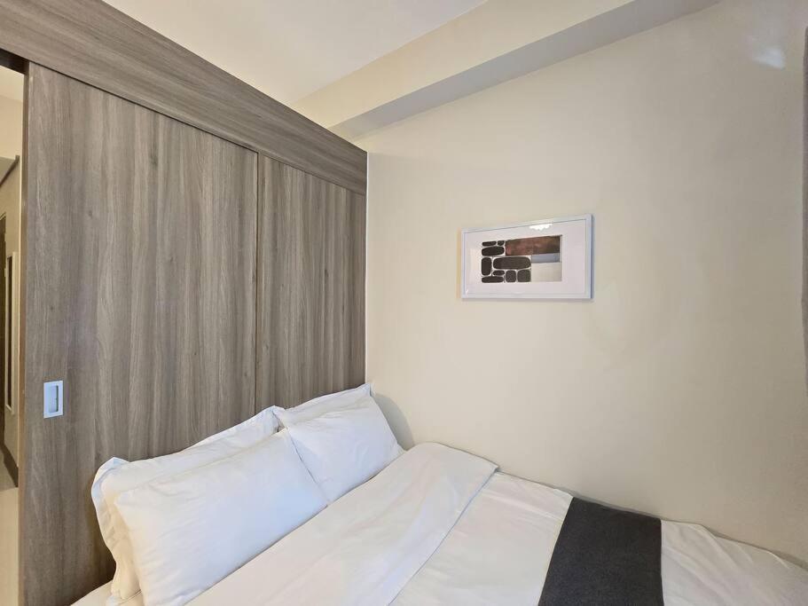 1br Unit Condotel W Balcony Fame Residences #fm57 * Manila