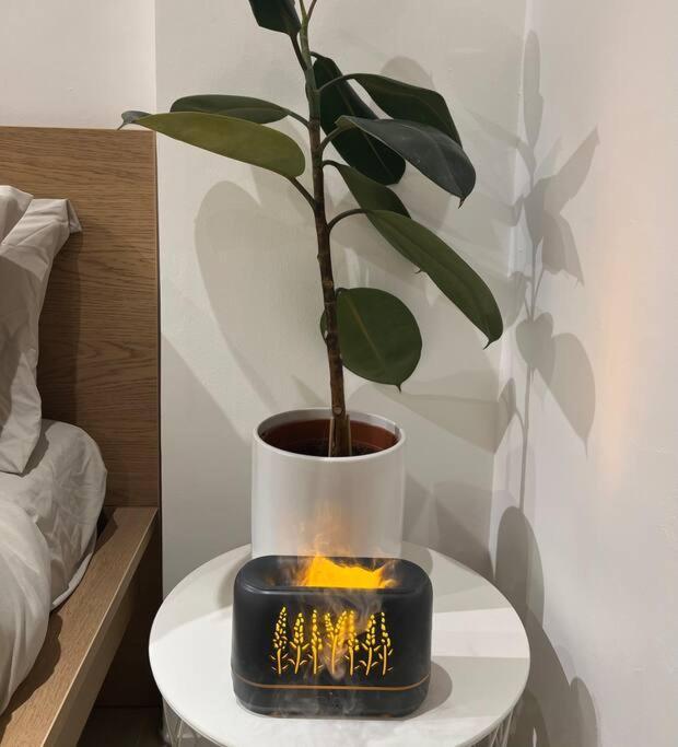 Chic & Cozy Near Bgc With Theater Setup Apartment *