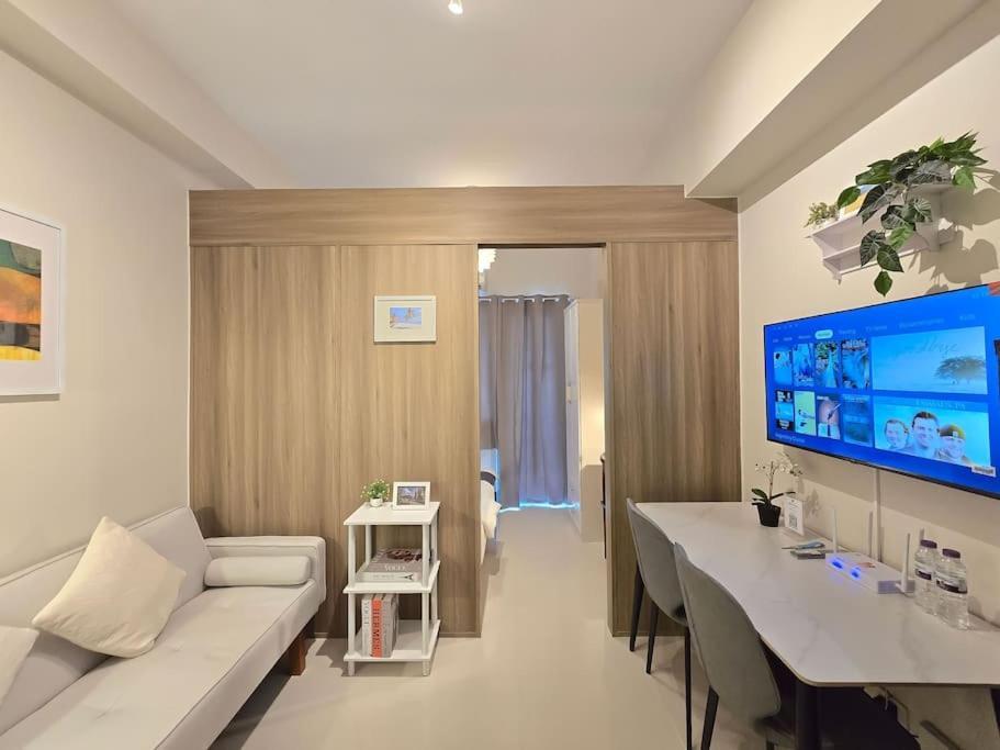 1br Unit Condotel W Balcony Fame Residences #fm57