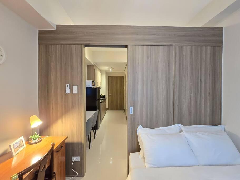 1br Unit Condotel W Balcony Fame Residences #fm57 Apartment *