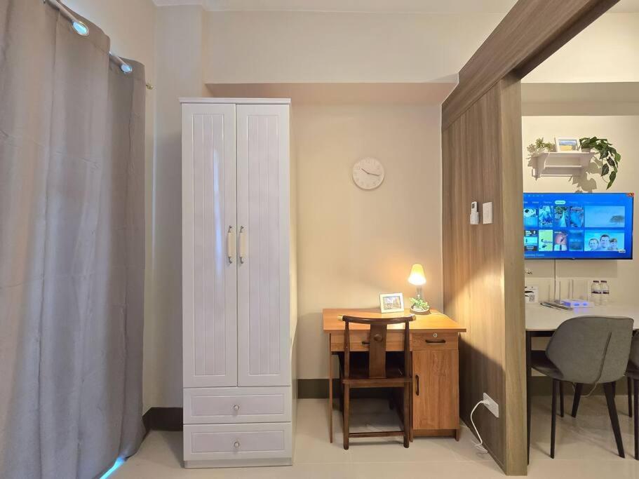 1br Unit Condotel W Balcony Fame Residences #fm57 * Manila