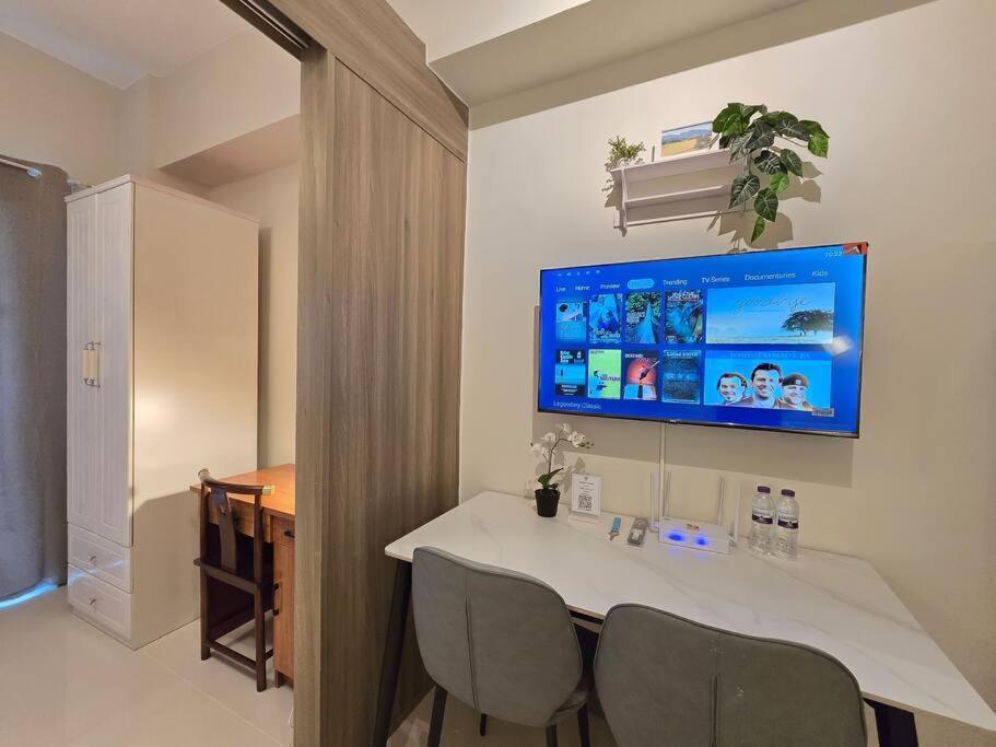 Apartment 1br Unit Condotel W Balcony Fame Residences #fm57