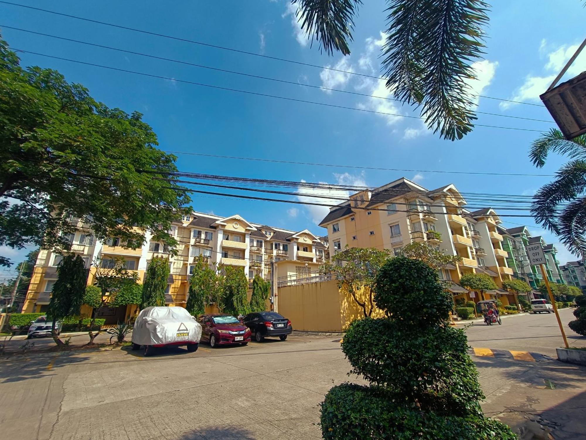 Flora Vista * Manila
