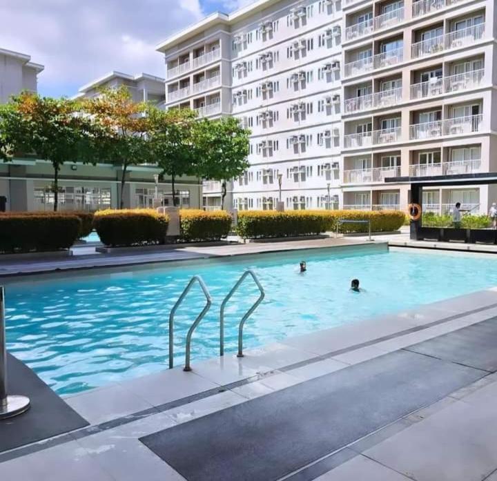 Apartment Trees Residences Tower 17