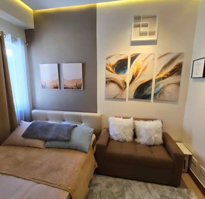 Trees Residences Tower 17 Apartment Manila