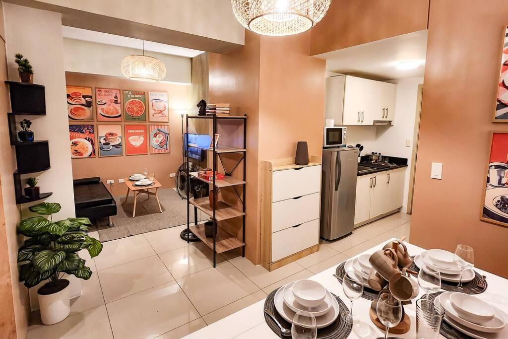 Spacious Pool View 2br 2bath In Makati Apartment Manila