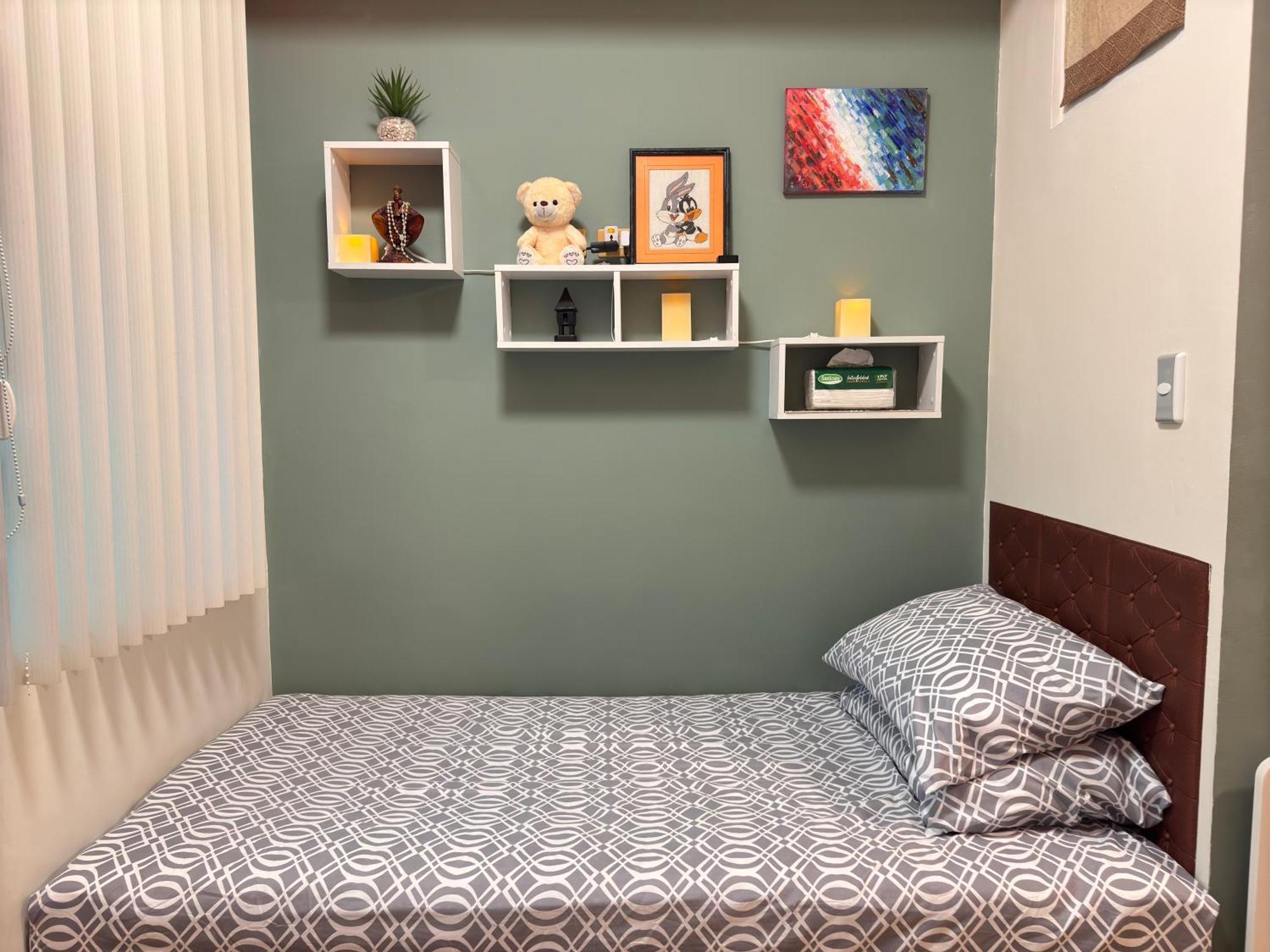 Bachelor's Crib 2 - Alabang - Quality Cheap Wifi Apartment