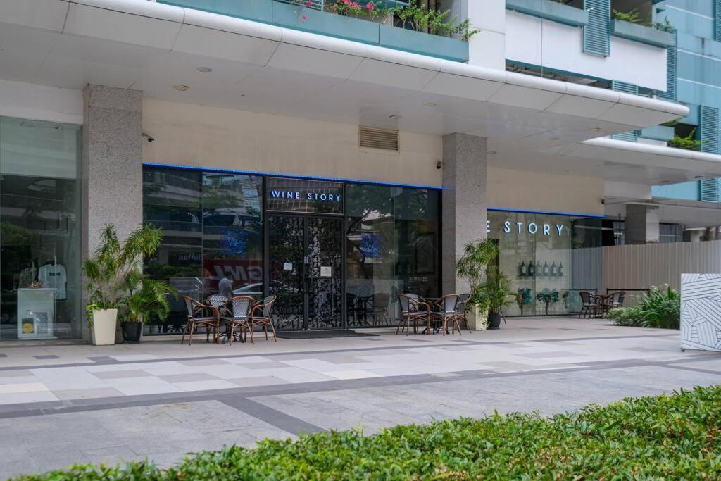 Apartment Spacious 3br In Uptown Bgc - Walking Distance To Malls And Restaurants