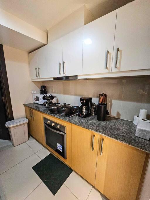 Spacious 3br In Uptown Bgc - Walking Distance To Malls And Restaurants