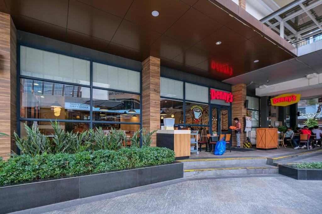 Spacious 3br In Uptown Bgc - Walking Distance To Malls And Restaurants Manila