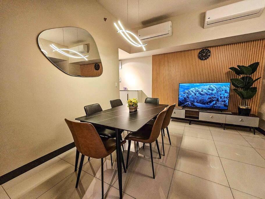 Spacious 3br In Uptown Bgc - Walking Distance To Malls And Restaurants *