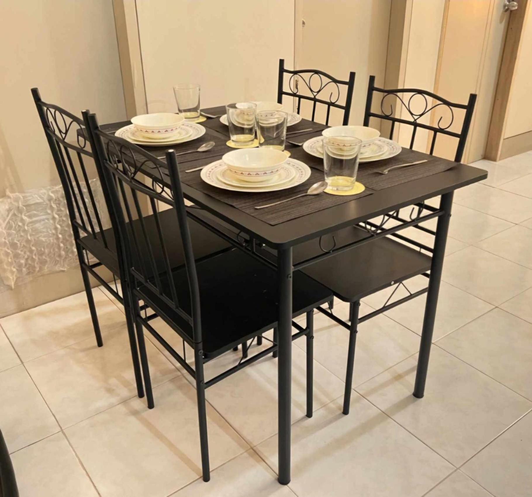 2 Bedroom Unit Apartment Manila