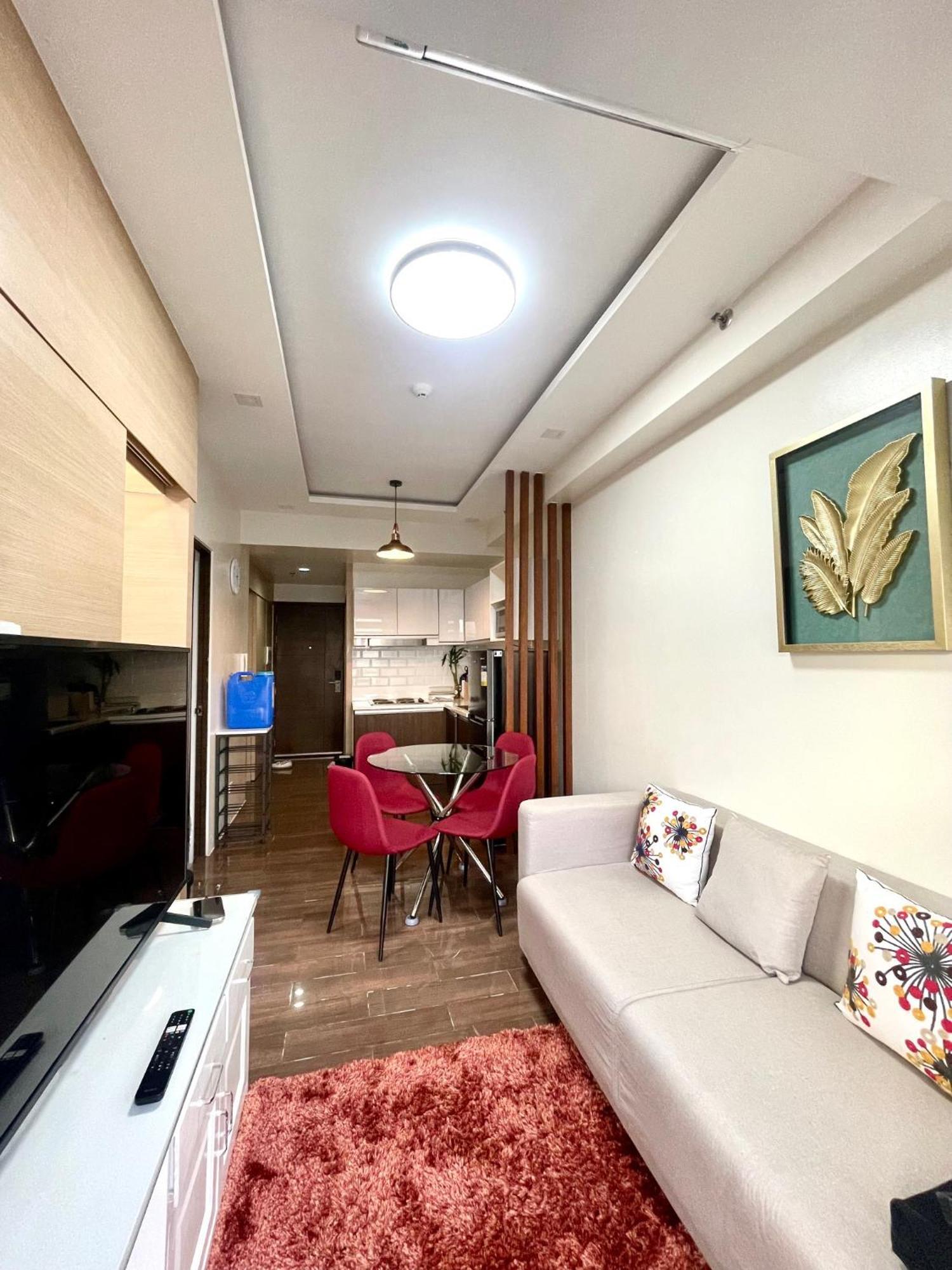 Beauty Cindrella Makati Penthouse 3 Bedroom Apartment Manila