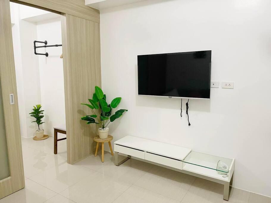 Apartment At Shore 1 With Netflix Manila