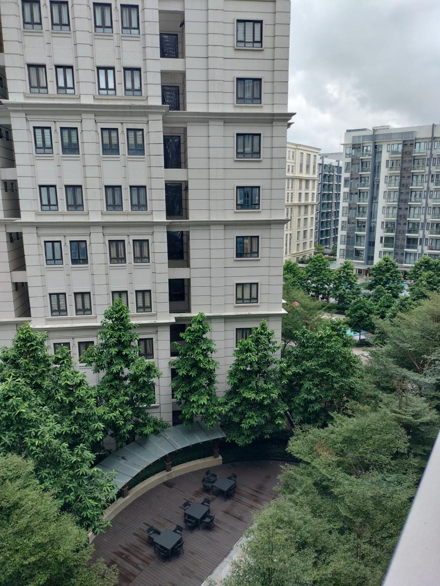 The Nest C5-7f Eightyone Newport Boulevard Condominium, Pasay * Manila