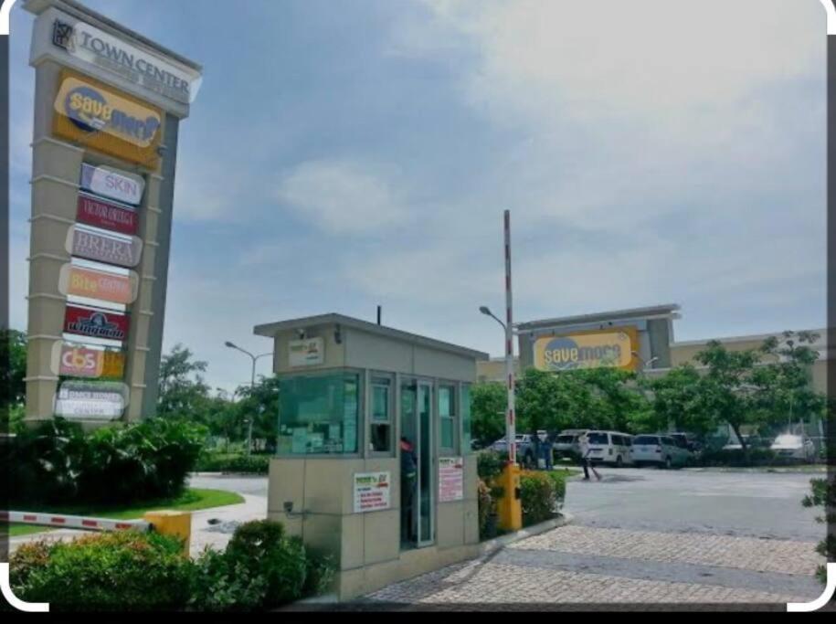 Cozy 3 Bedroom Staycation Near Bgc Makati Airport Apartment Manila