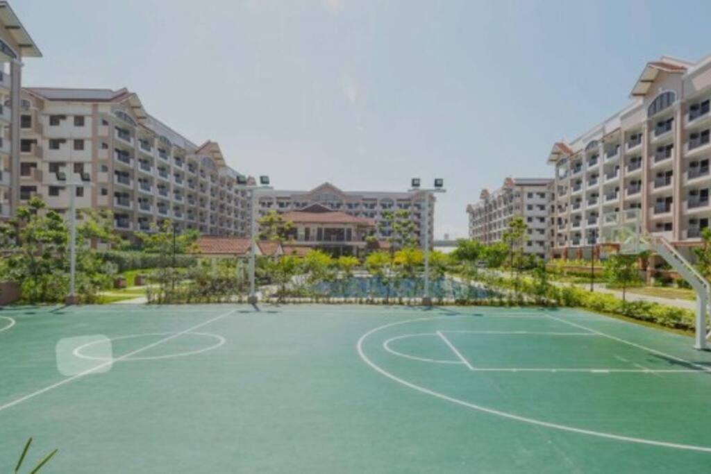 Cozy 3 Bedroom Staycation Near Bgc Makati Airport Manila